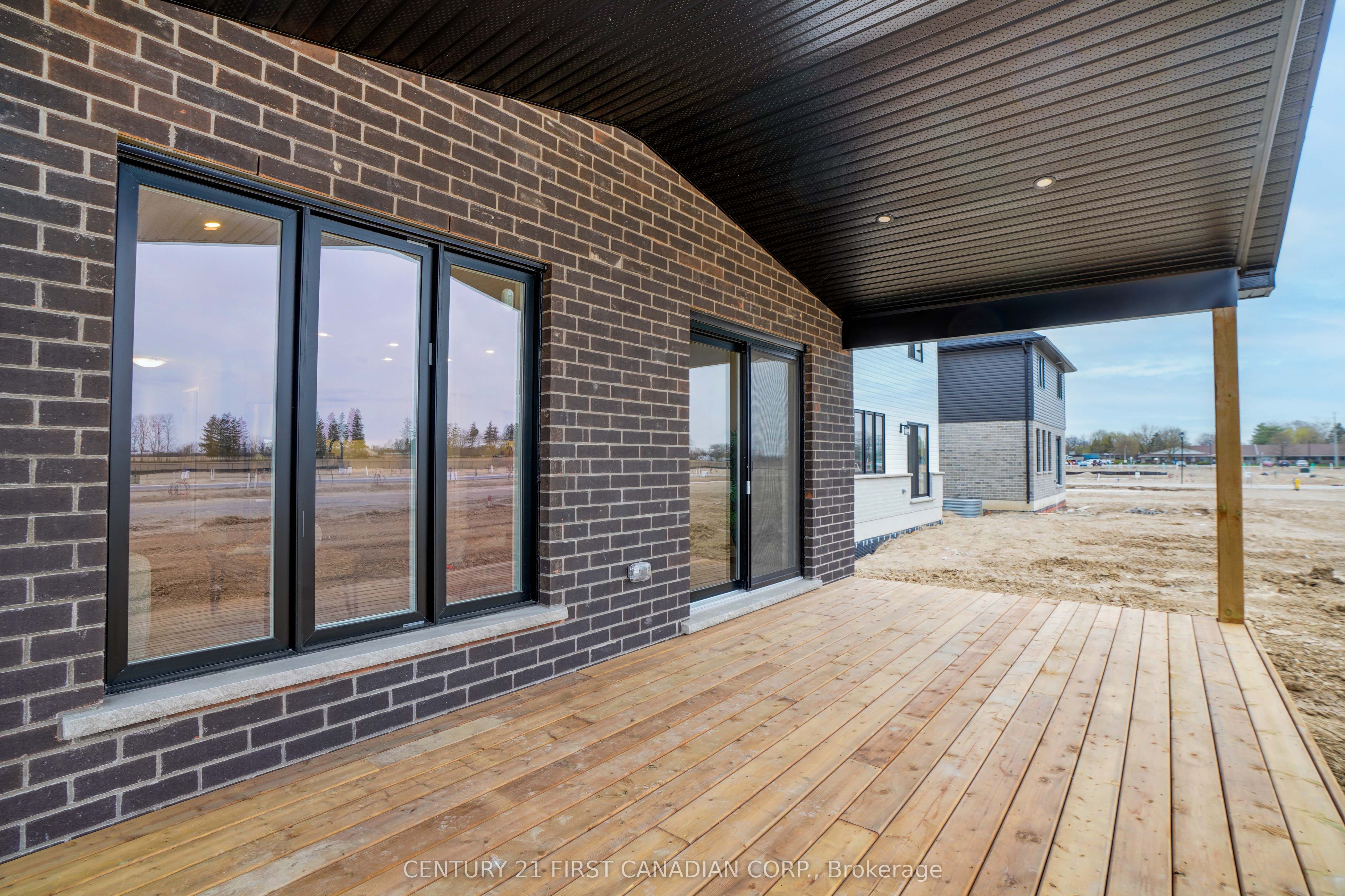 9 Twynstra Street Property Photo 33