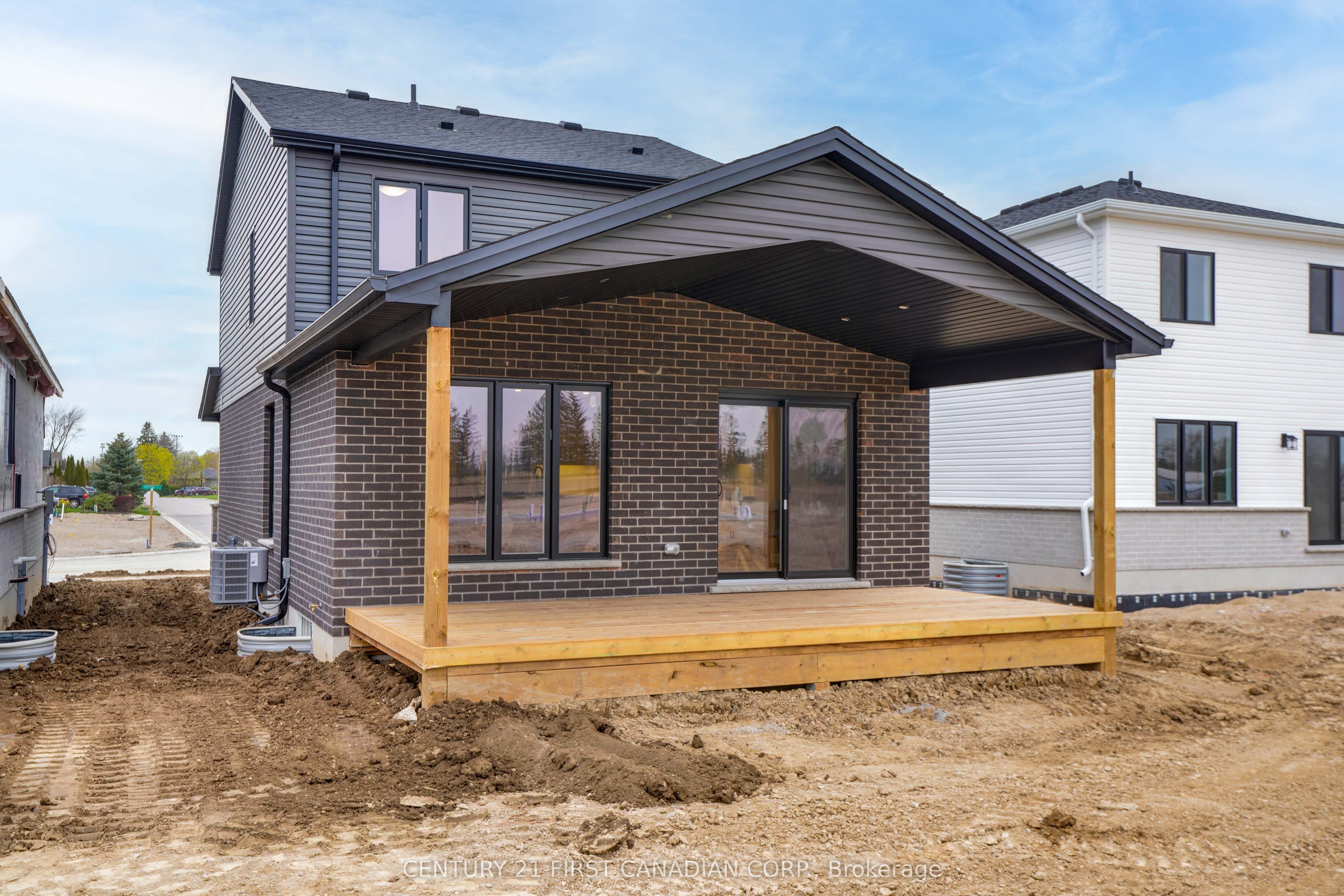 9 Twynstra Street Property Photo 35