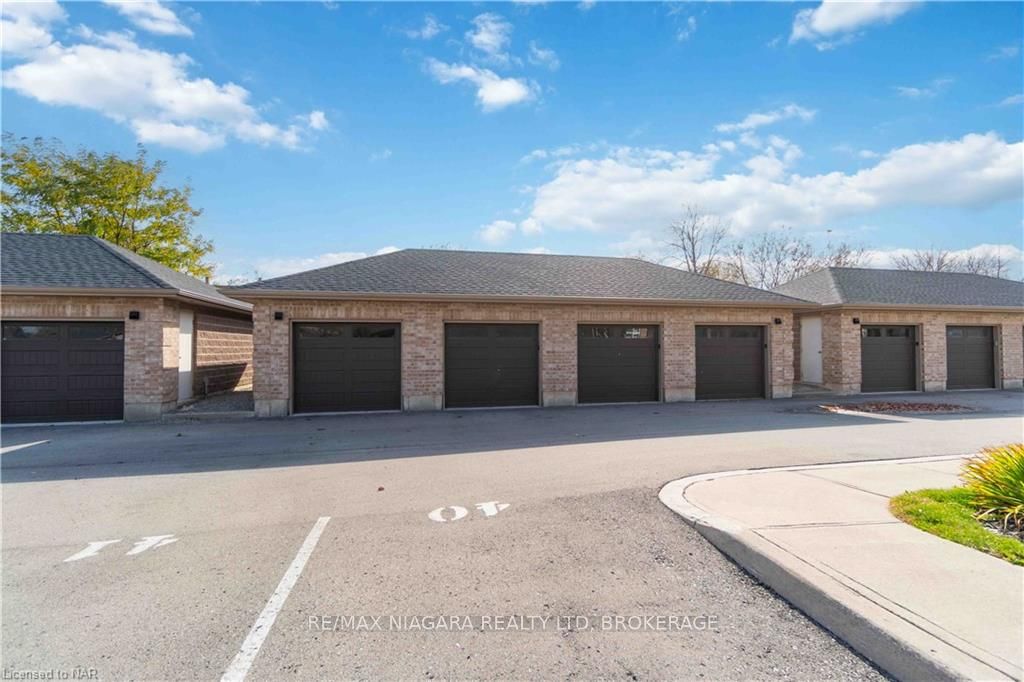 #221 - 4644 Pettit Avenue Property Photo 2