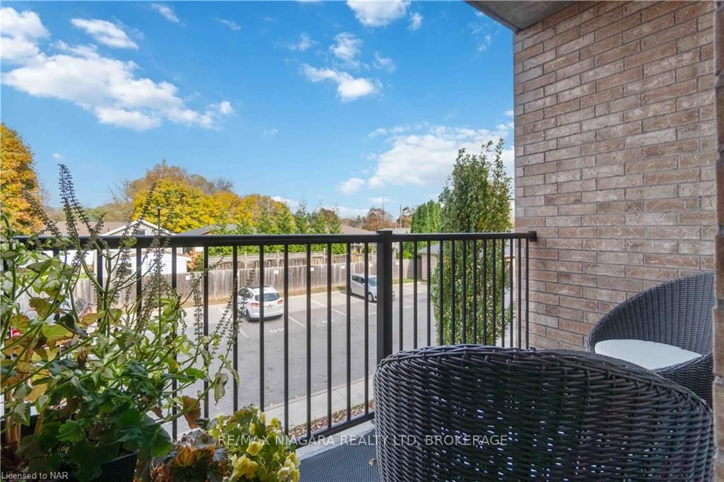 #221 - 4644 Pettit Avenue Property Photo 18