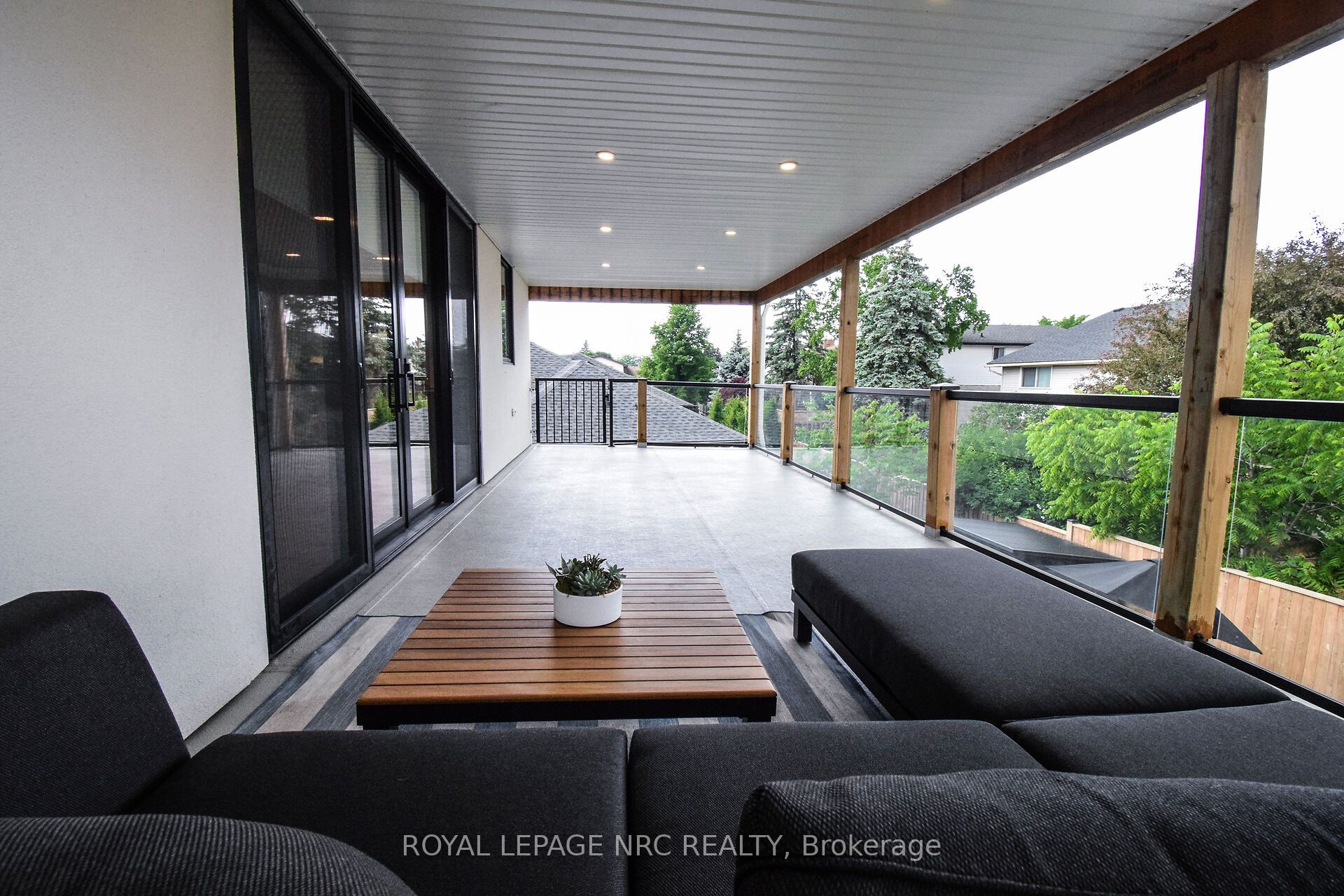 82 Ivy Crescent Property Photo 14