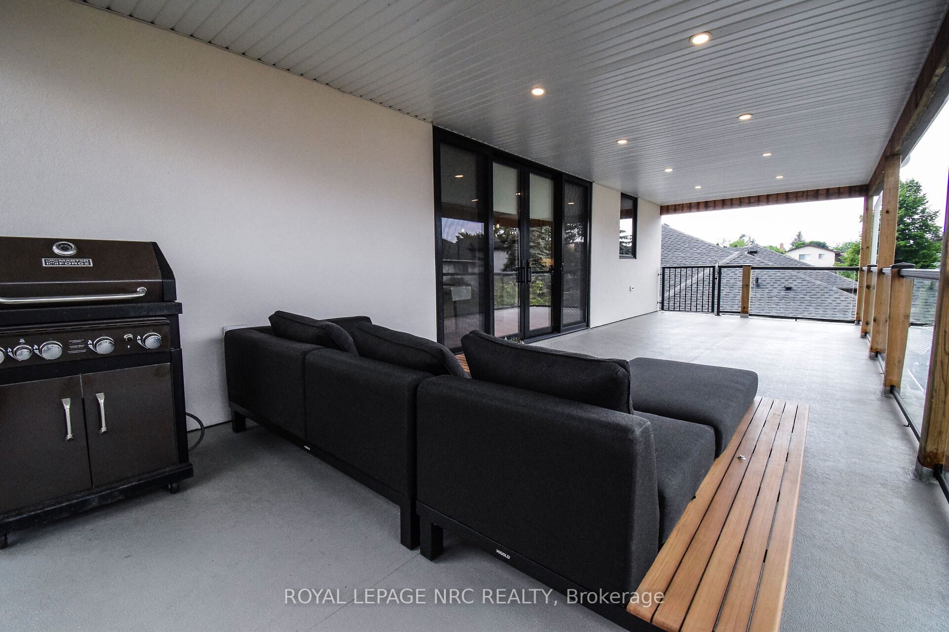82 Ivy Crescent Property Photo 15