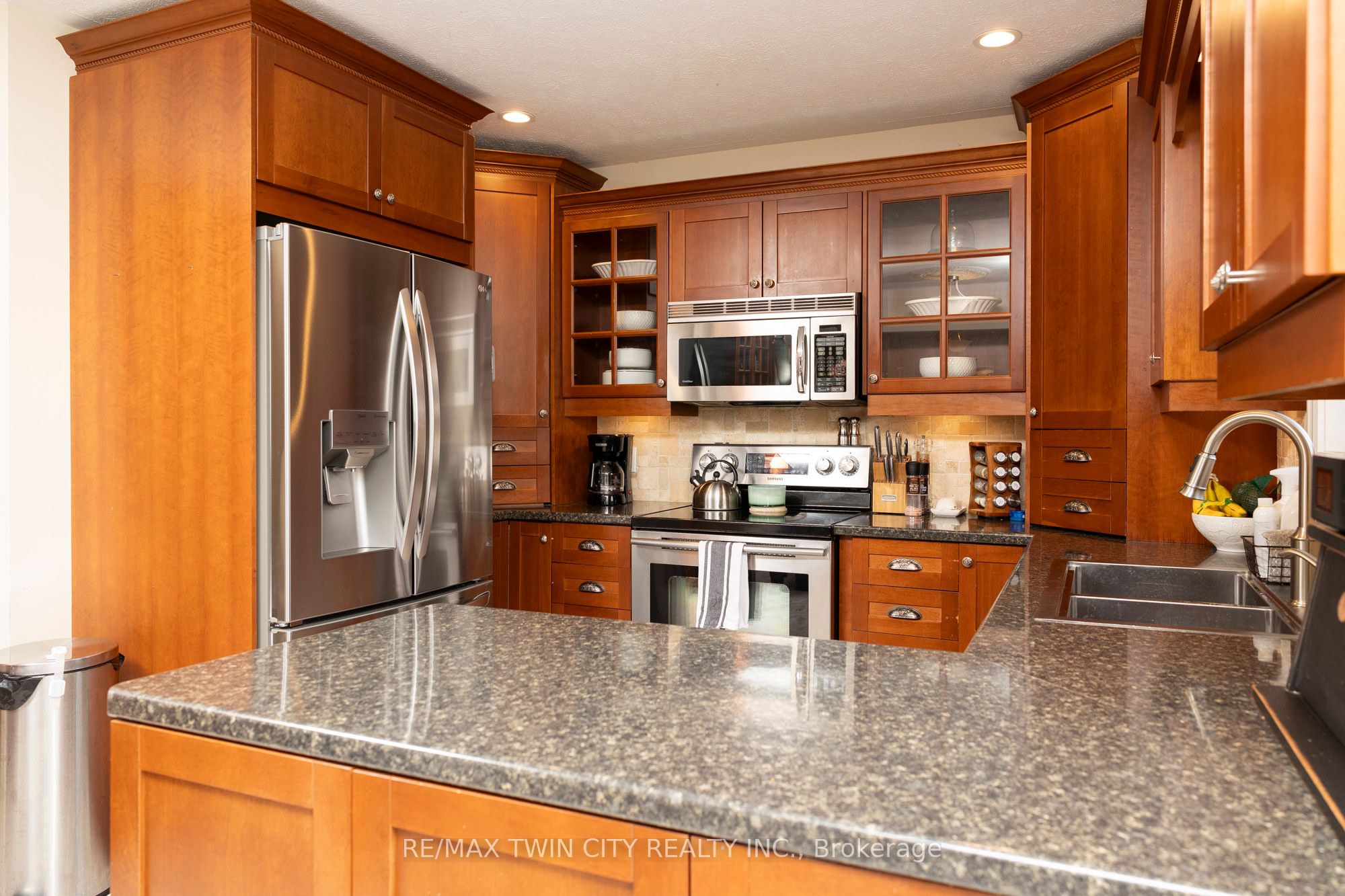 145 John Street Property Photo 8