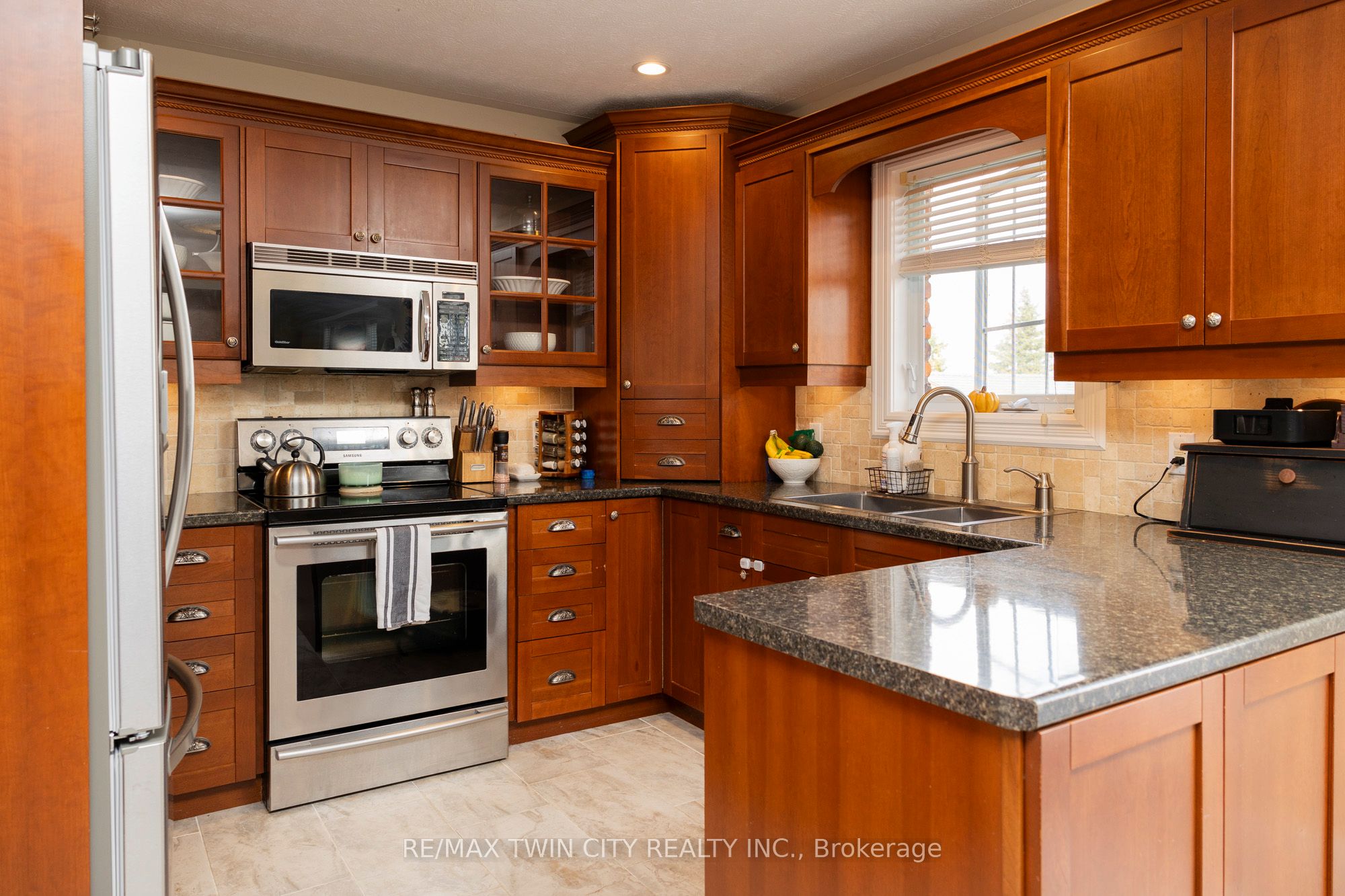 145 John Street Property Photo 9