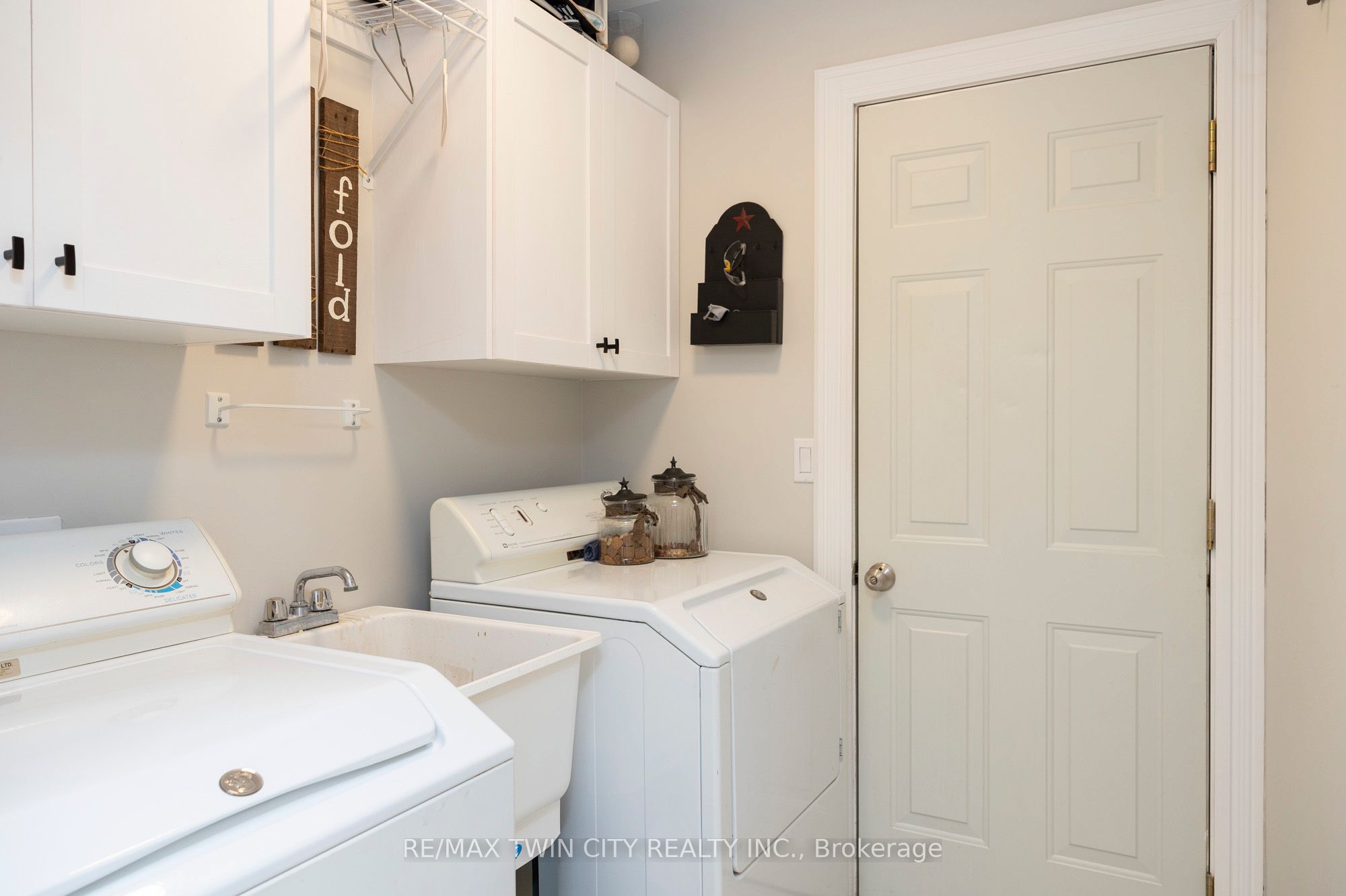 145 John Street Property Photo 16