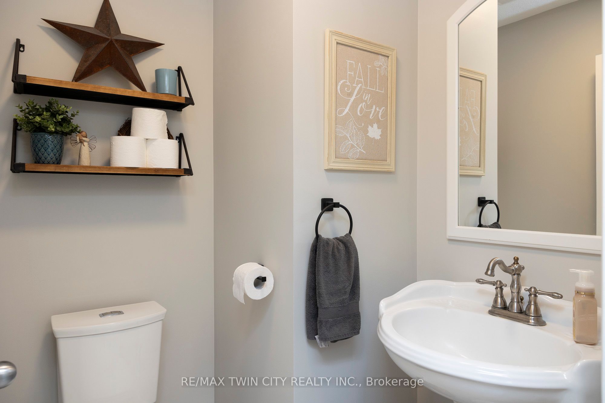 145 John Street Property Photo 17
