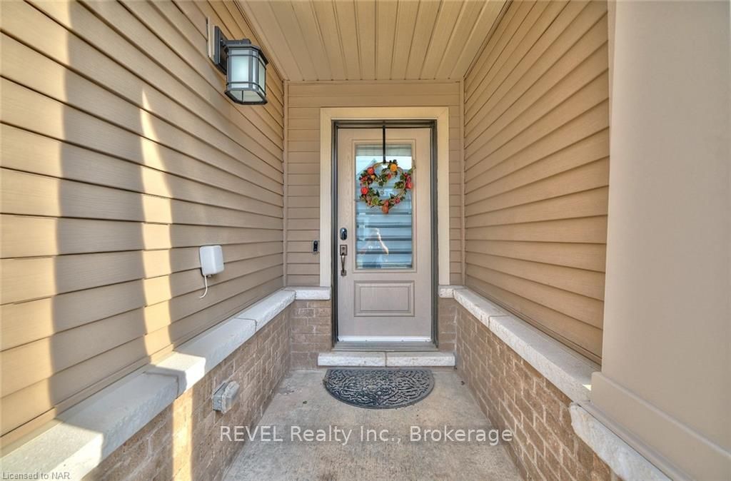#11 - 4311 Mann Street Property Photo 2