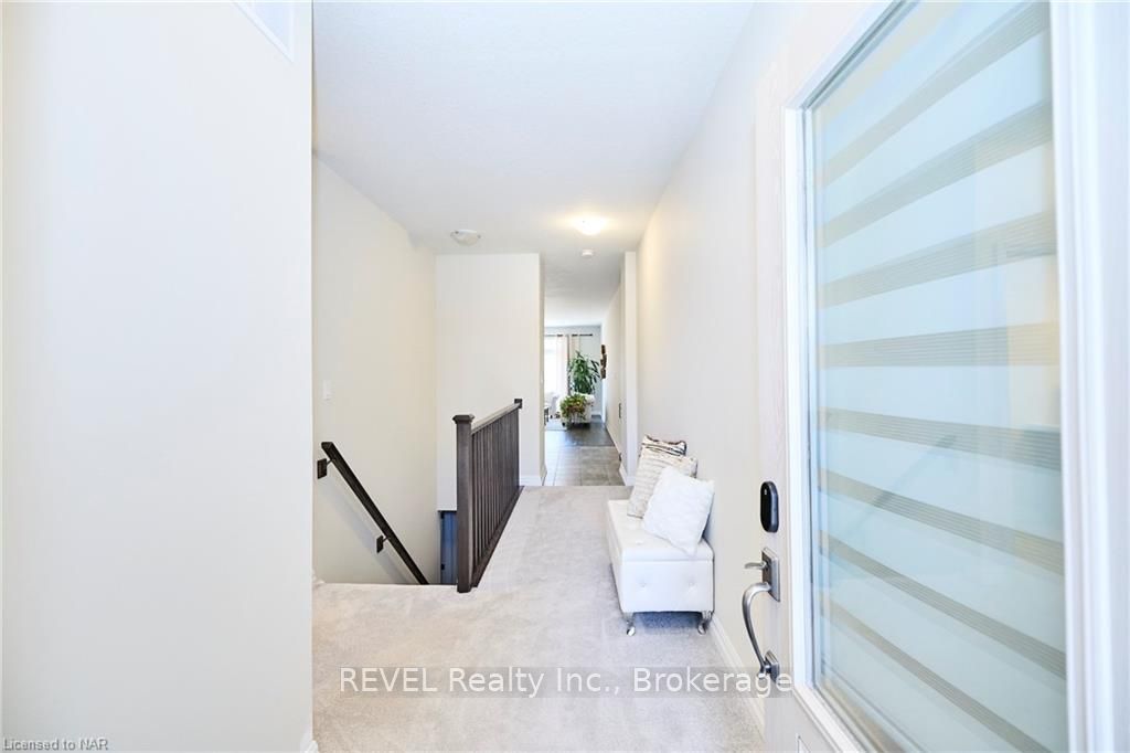 #11 - 4311 Mann Street Property Photo 3