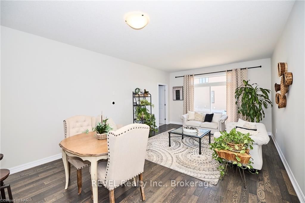 #11 - 4311 Mann Street Property Photo 12