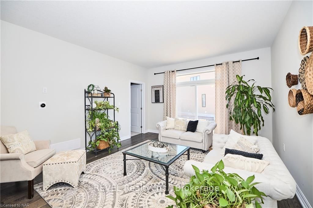 #11 - 4311 Mann Street Property Photo 13