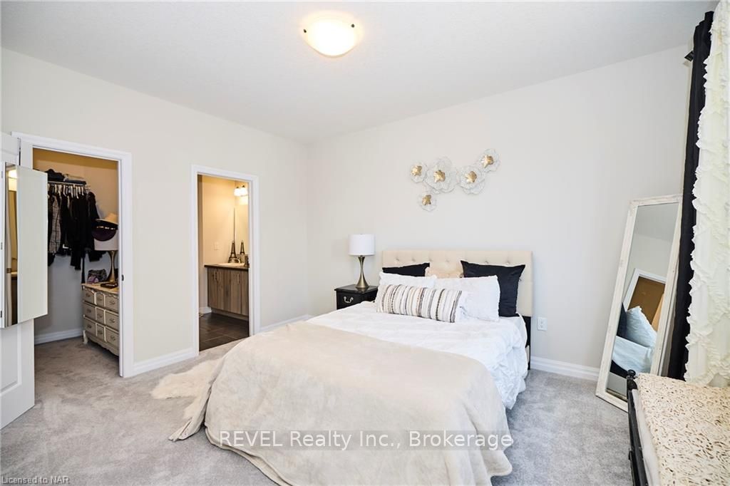 #11 - 4311 Mann Street Property Photo 16