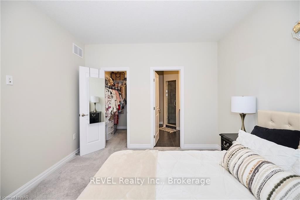 #11 - 4311 Mann Street Property Photo 17