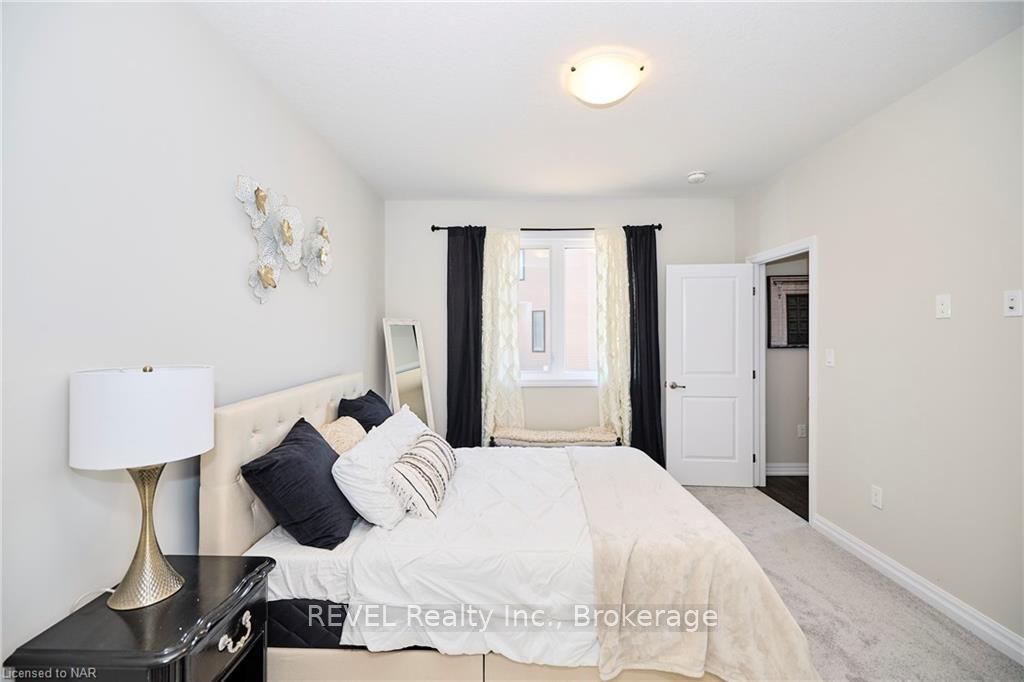 #11 - 4311 Mann Street Property Photo 19