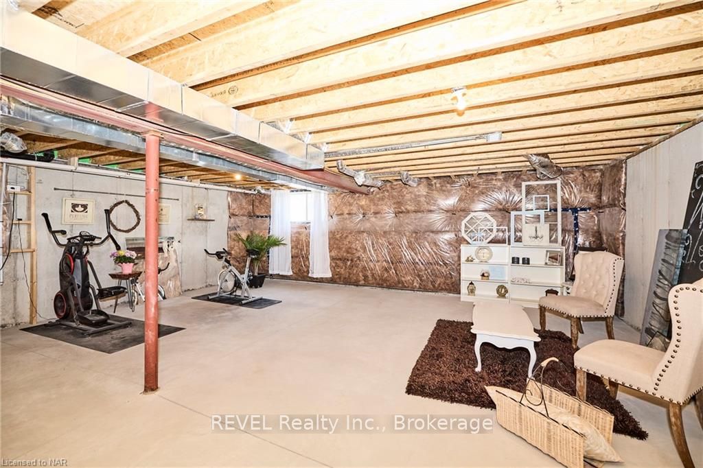 #11 - 4311 Mann Street Property Photo 22