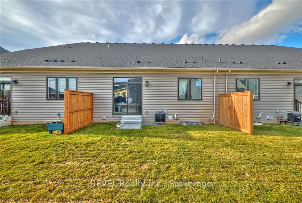 #11 - 4311 Mann Street Property Photo 23