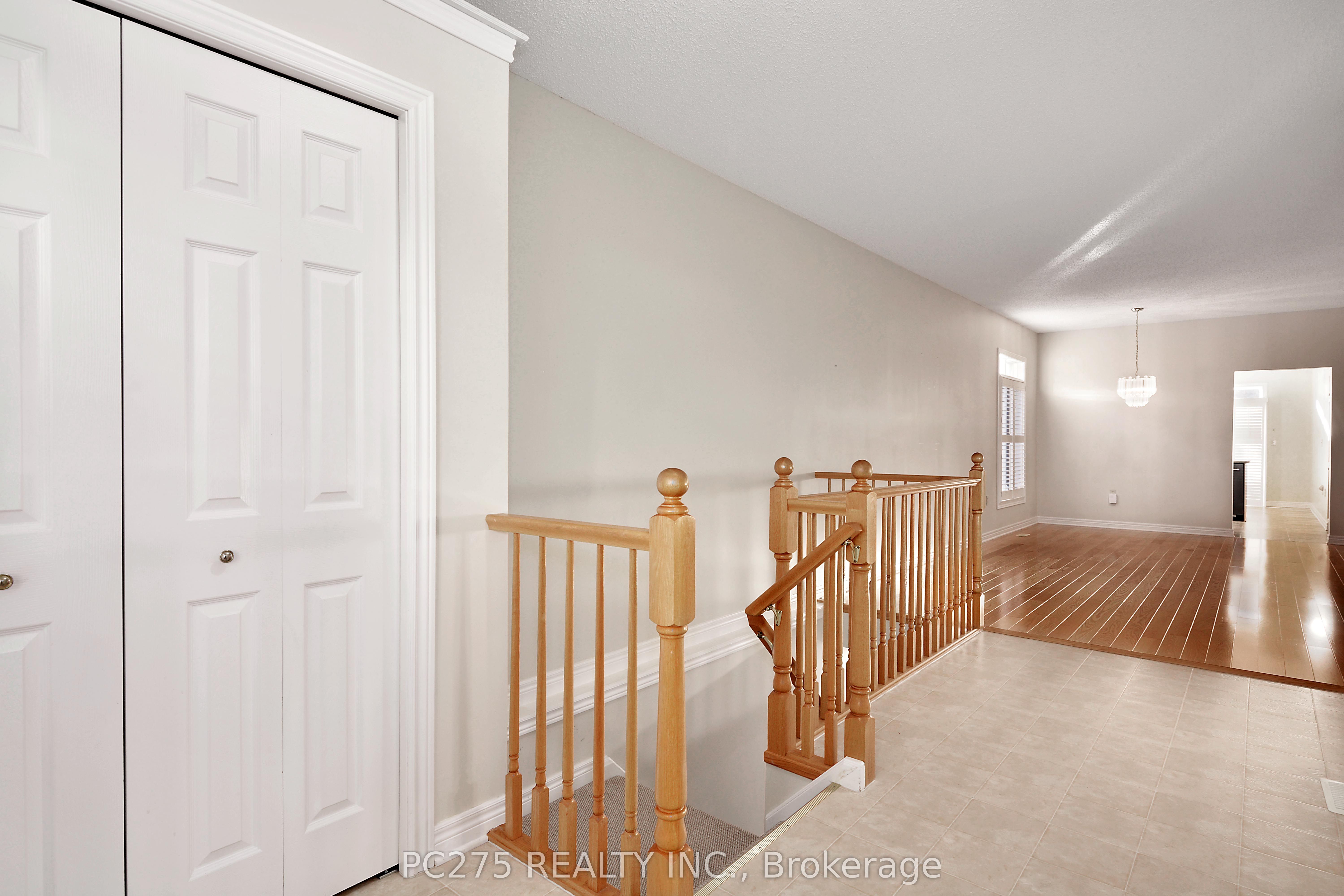 #243 - 2025 Meadowgate Boulevard Property Photo 5