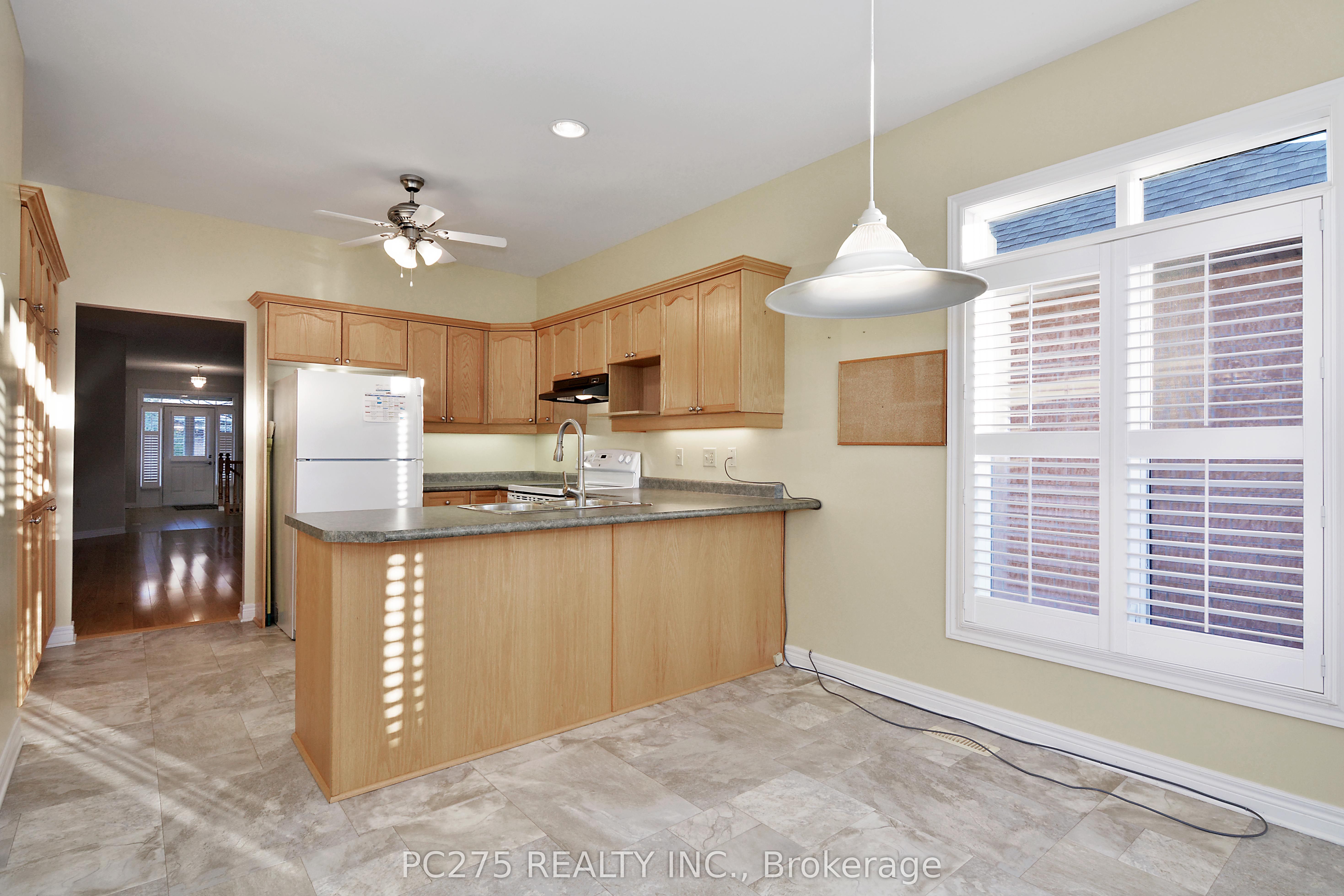 #243 - 2025 Meadowgate Boulevard Property Photo 11