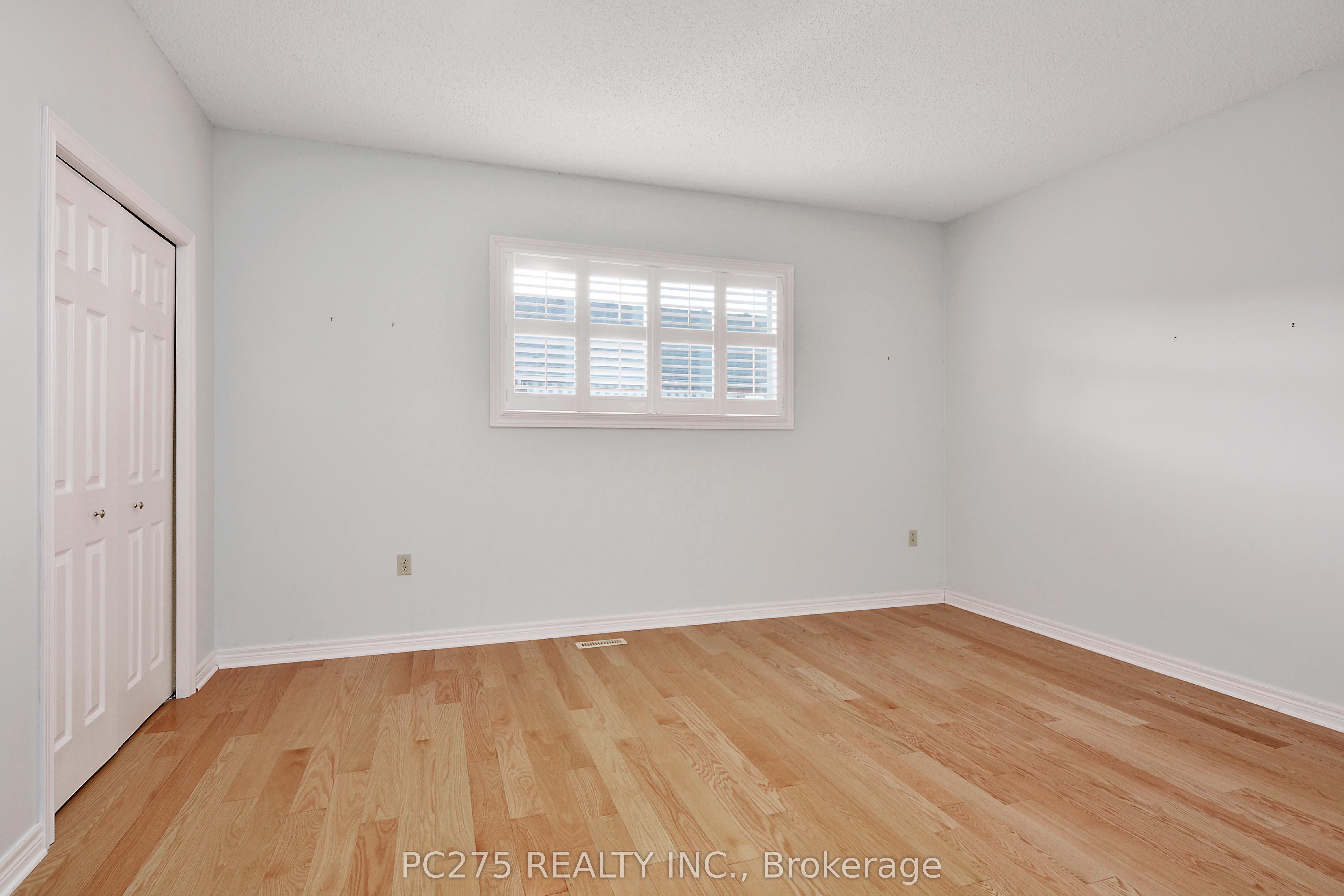 #243 - 2025 Meadowgate Boulevard Property Photo 13