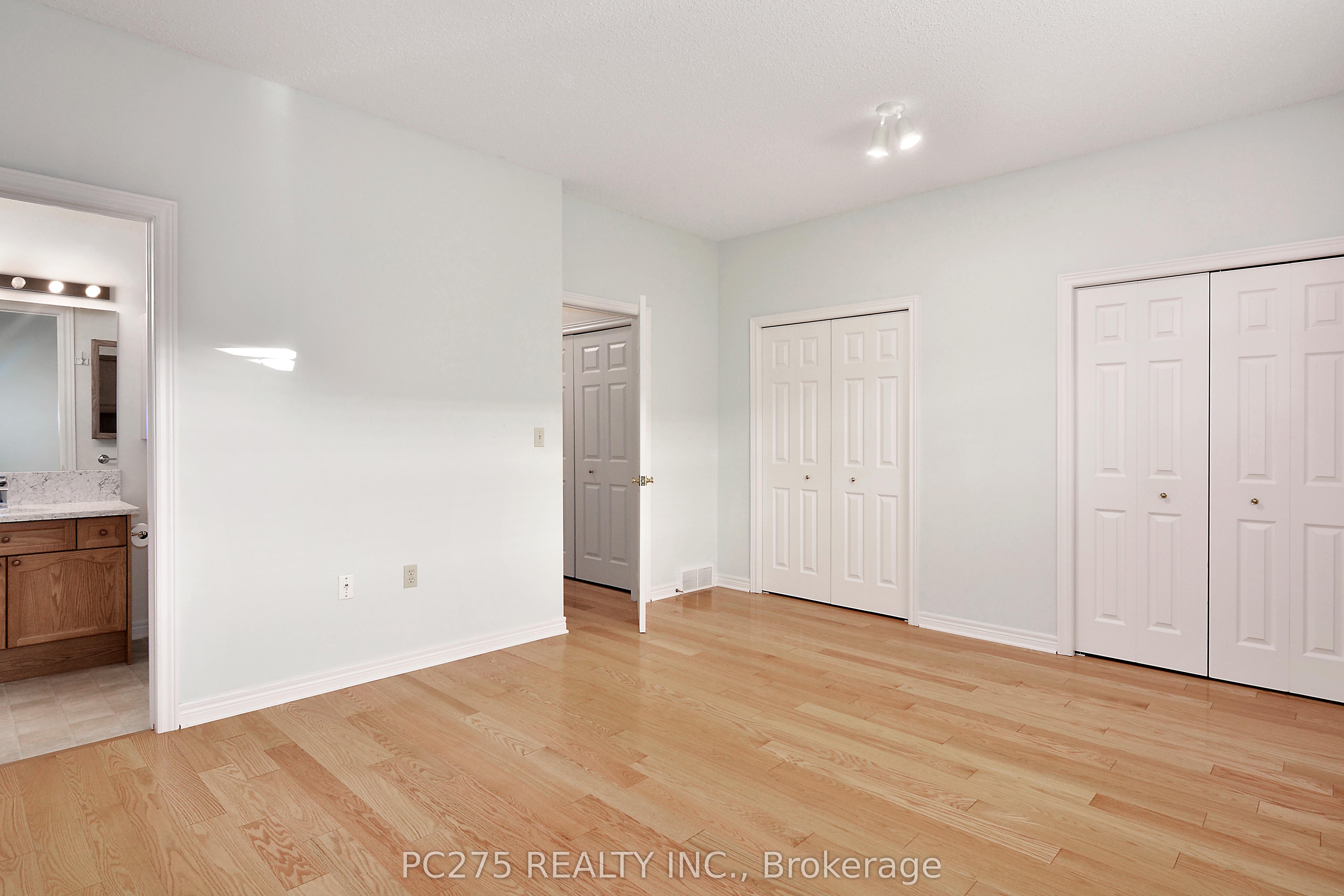 #243 - 2025 Meadowgate Boulevard Property Photo 14