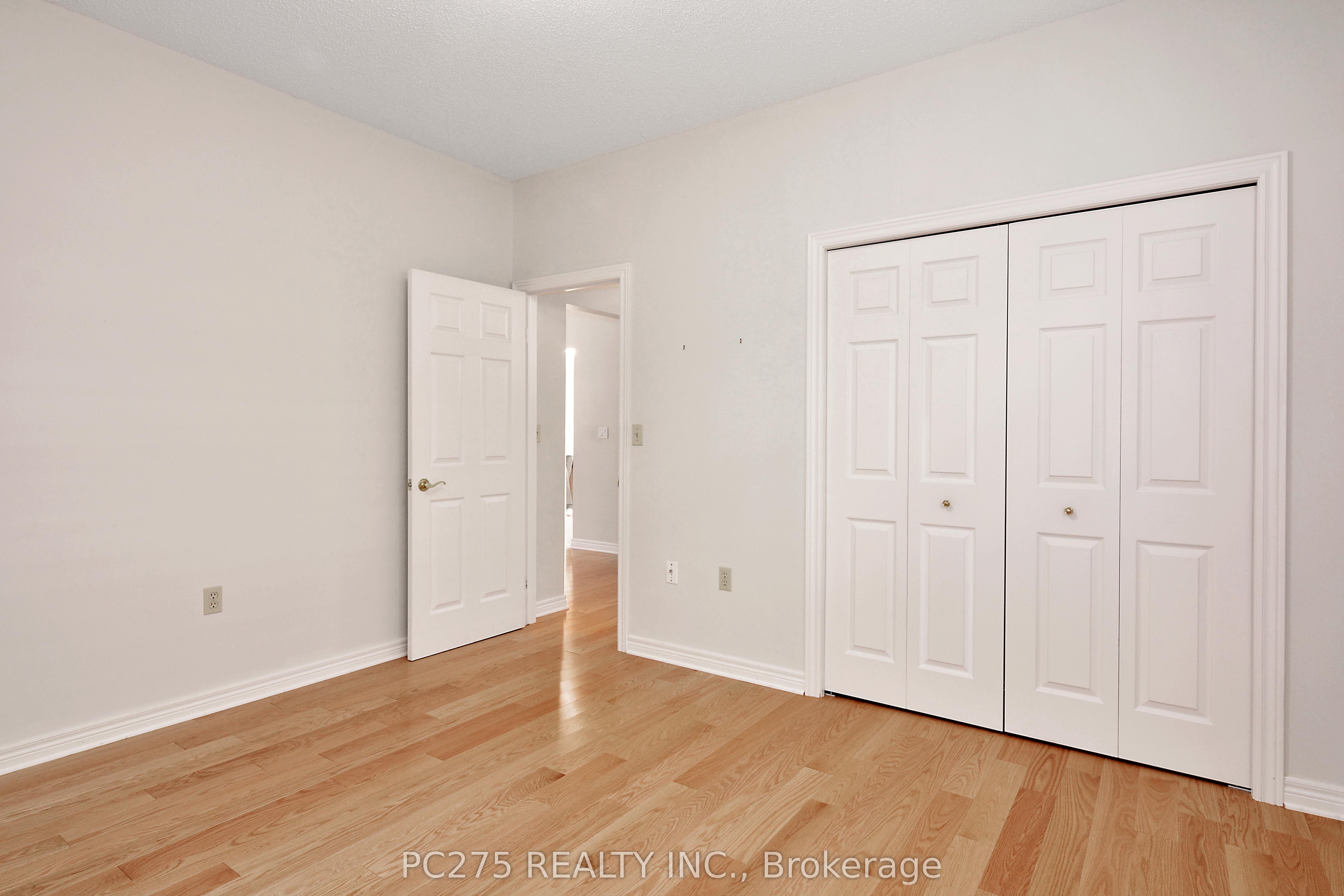#243 - 2025 Meadowgate Boulevard Property Photo 17