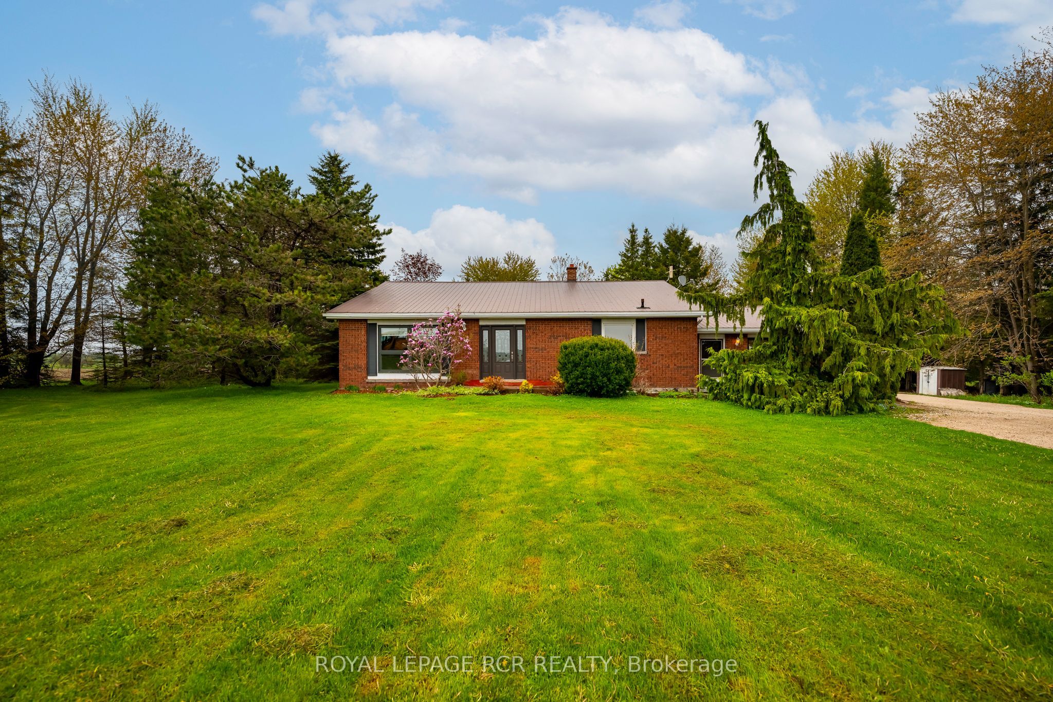 433409 4th Line Property Photo 2