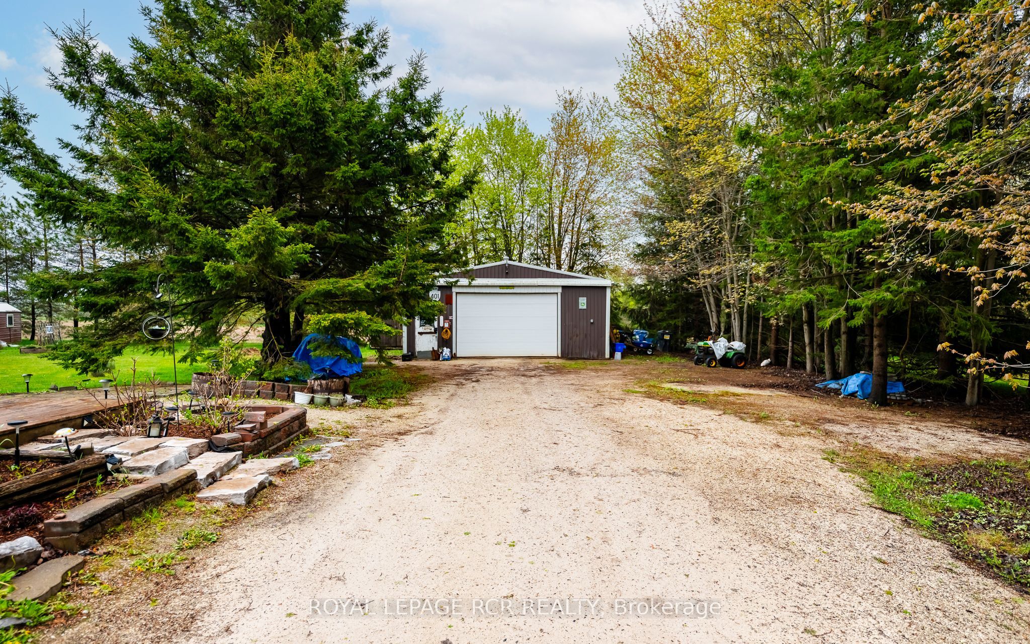 433409 4th Line Property Photo 5