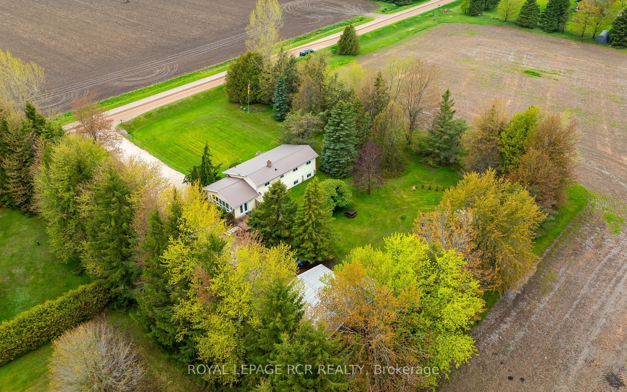 433409 4th Line Property Photo 8