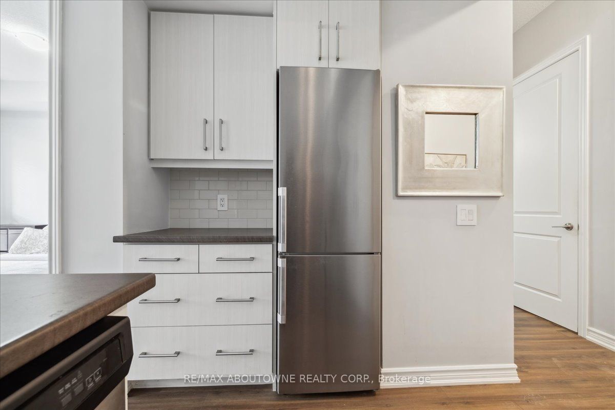 #102 - 40 Esplanade Lane Property Photo 16