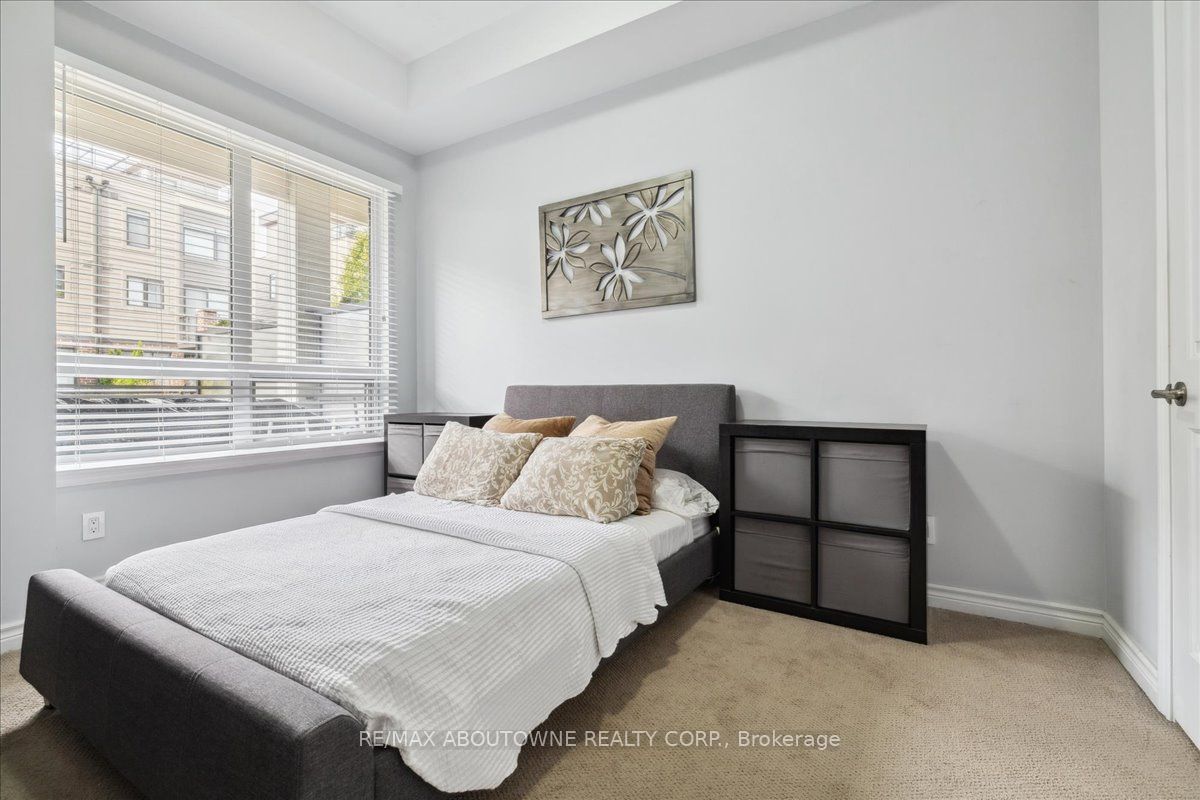 #102 - 40 Esplanade Lane Property Photo 17