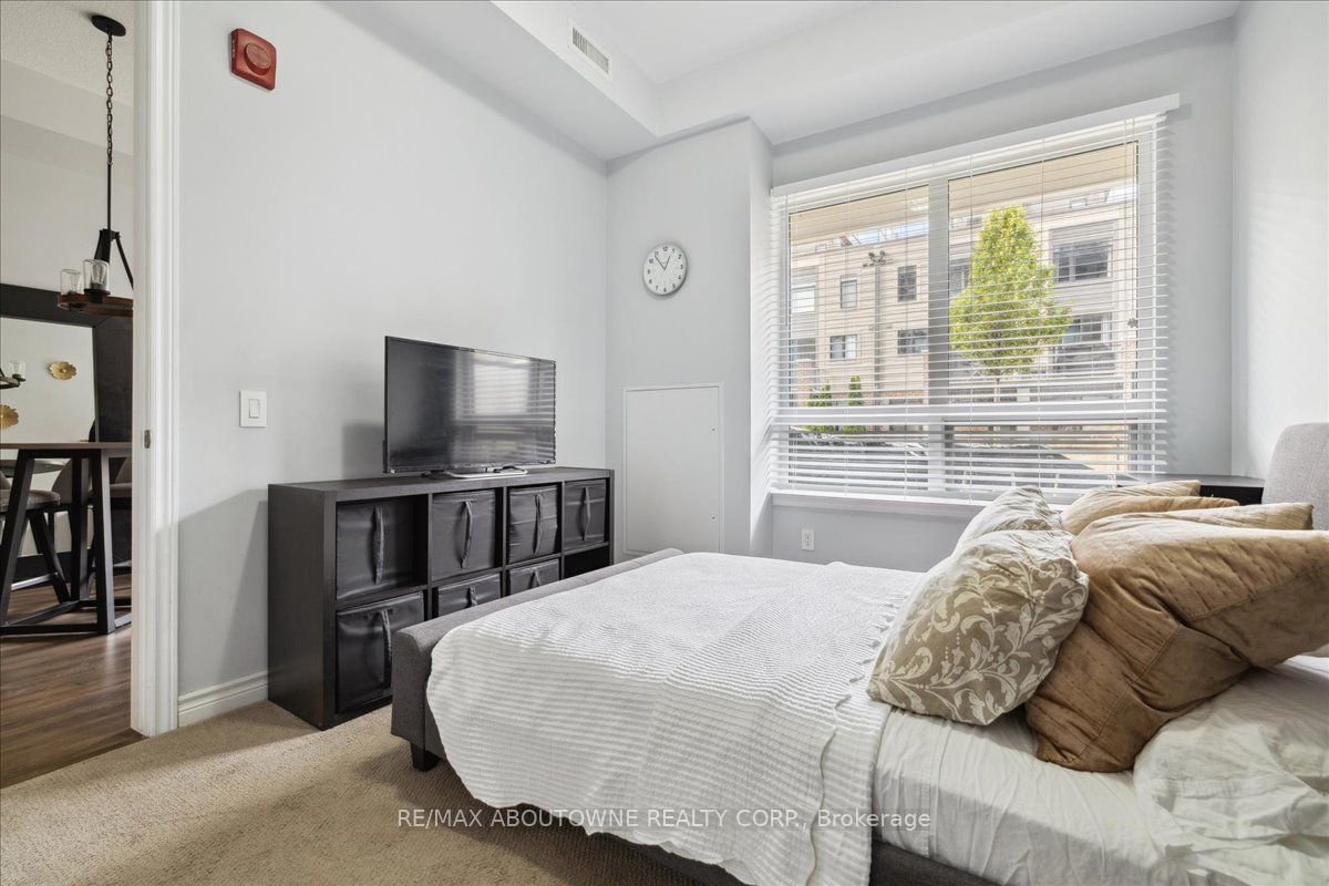 #102 - 40 Esplanade Lane Property Photo 19