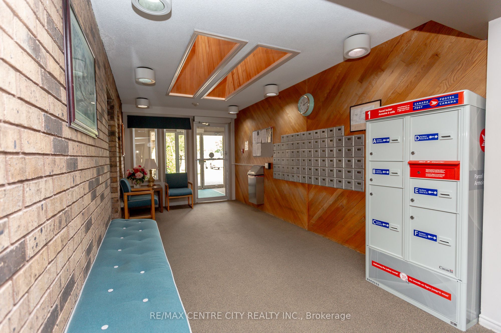 #209 - 440 Wellington Street Property Photo 6