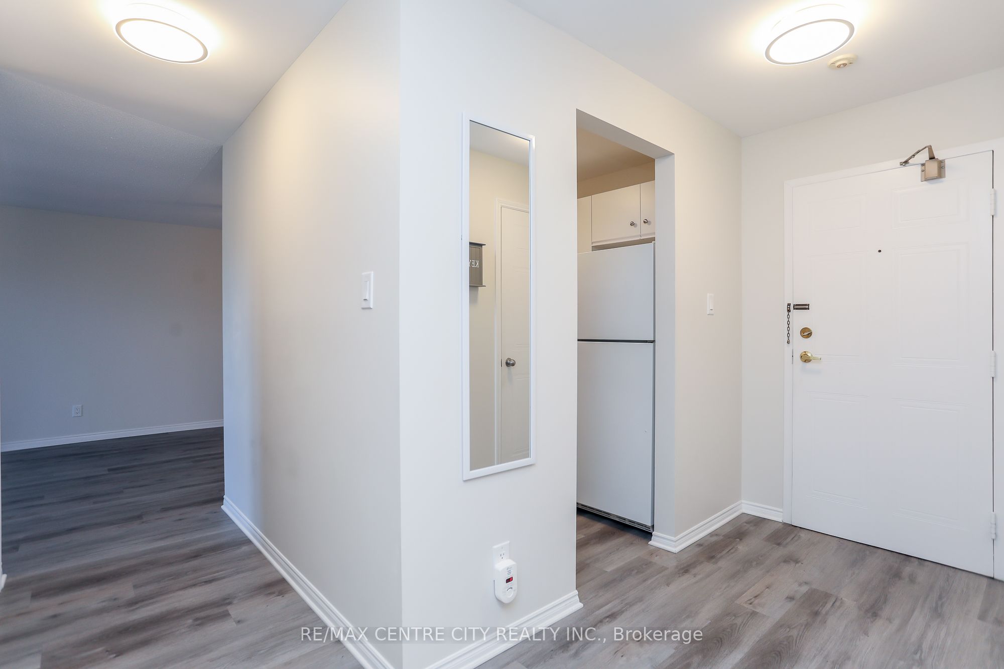 #209 - 440 Wellington Street Property Photo 11