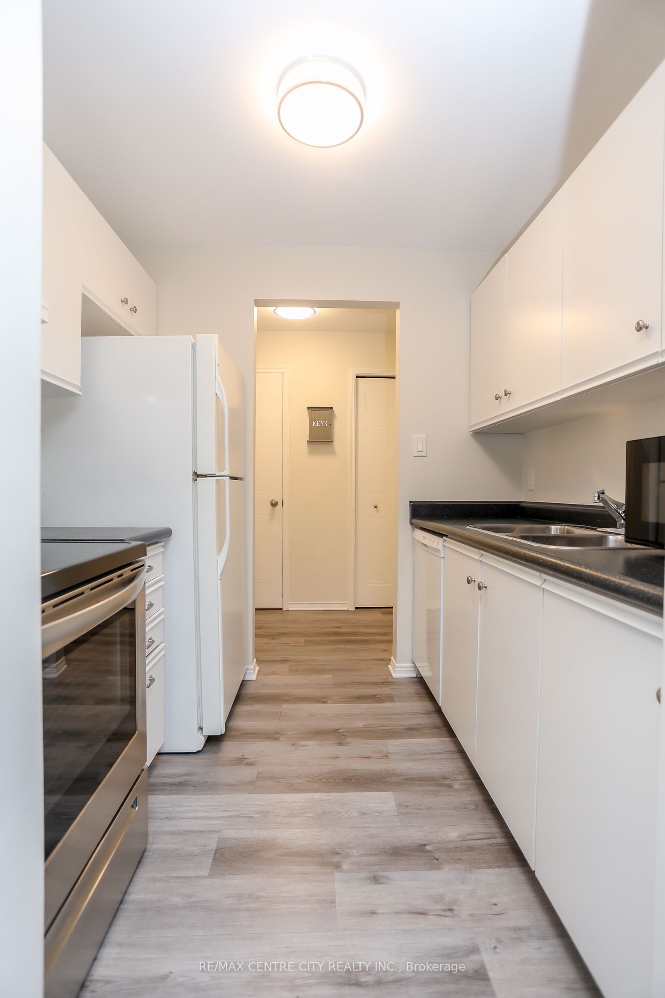 #209 - 440 Wellington Street Property Photo 15
