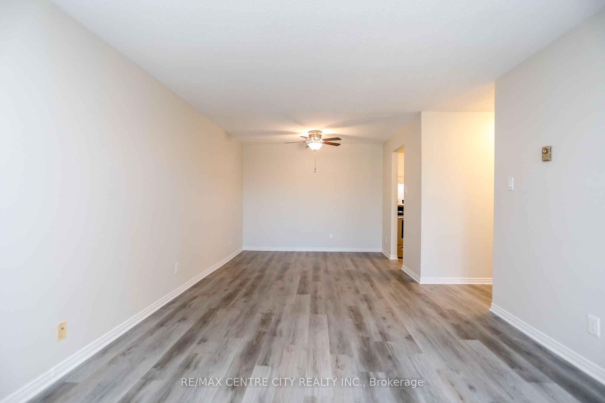 #209 - 440 Wellington Street Property Photo 21