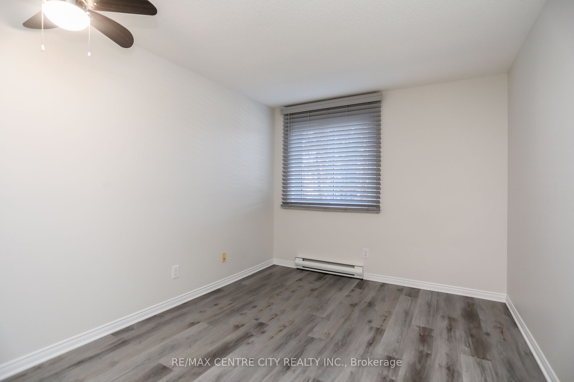 #209 - 440 Wellington Street Property Photo 22