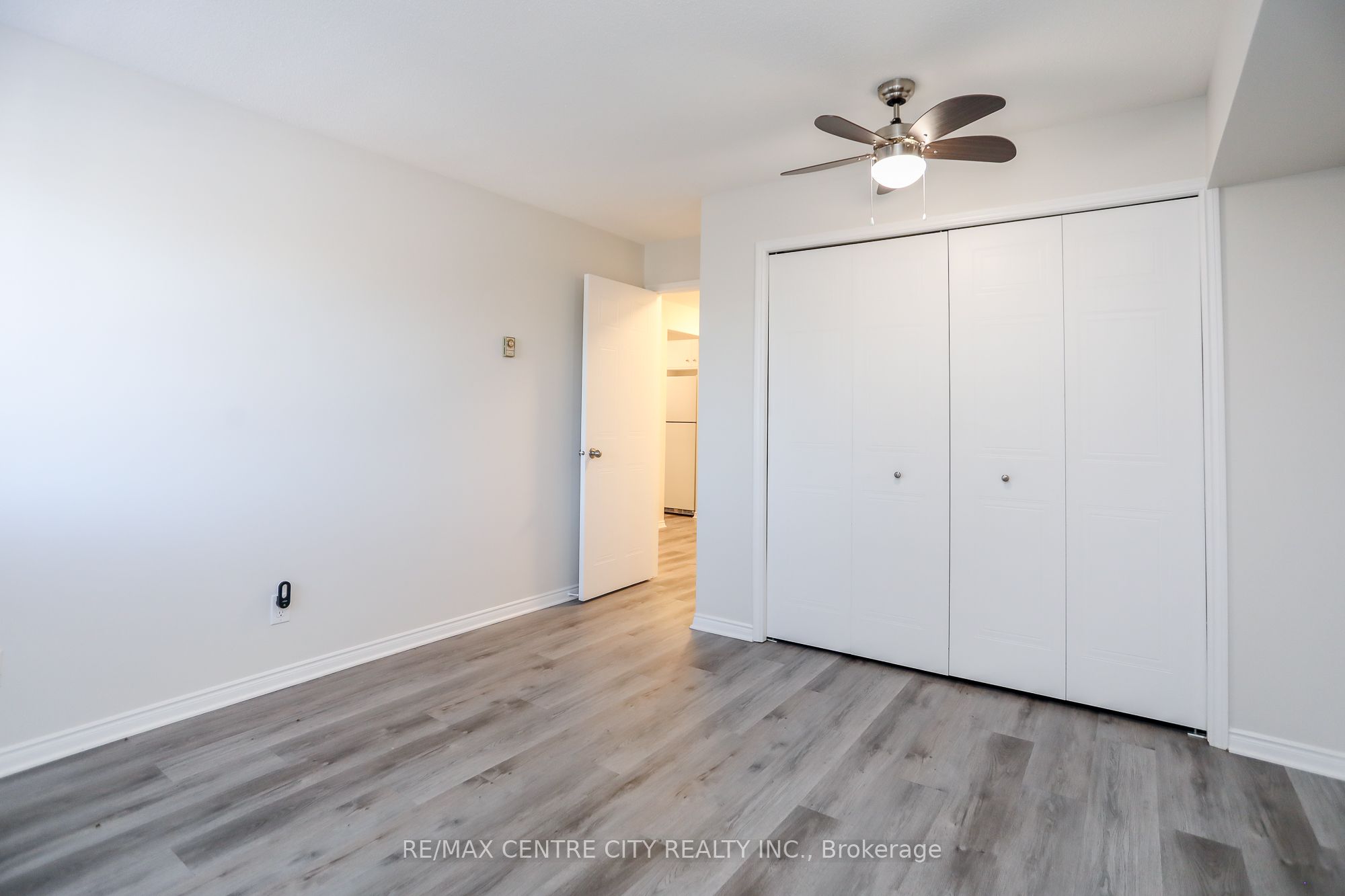 #209 - 440 Wellington Street Property Photo 26