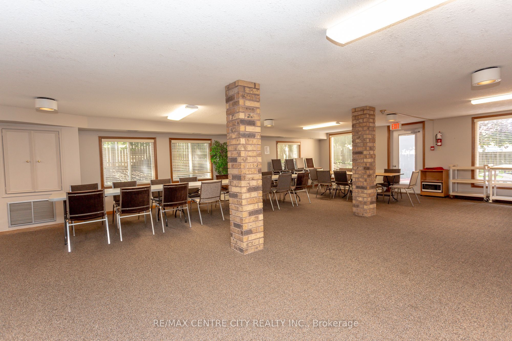 #209 - 440 Wellington Street Property Photo 32