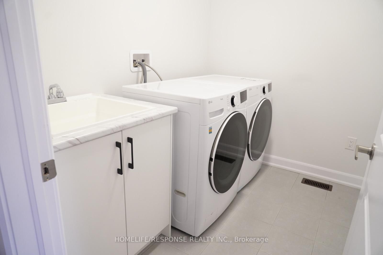 714 Daimler Parkway Property Photo 13