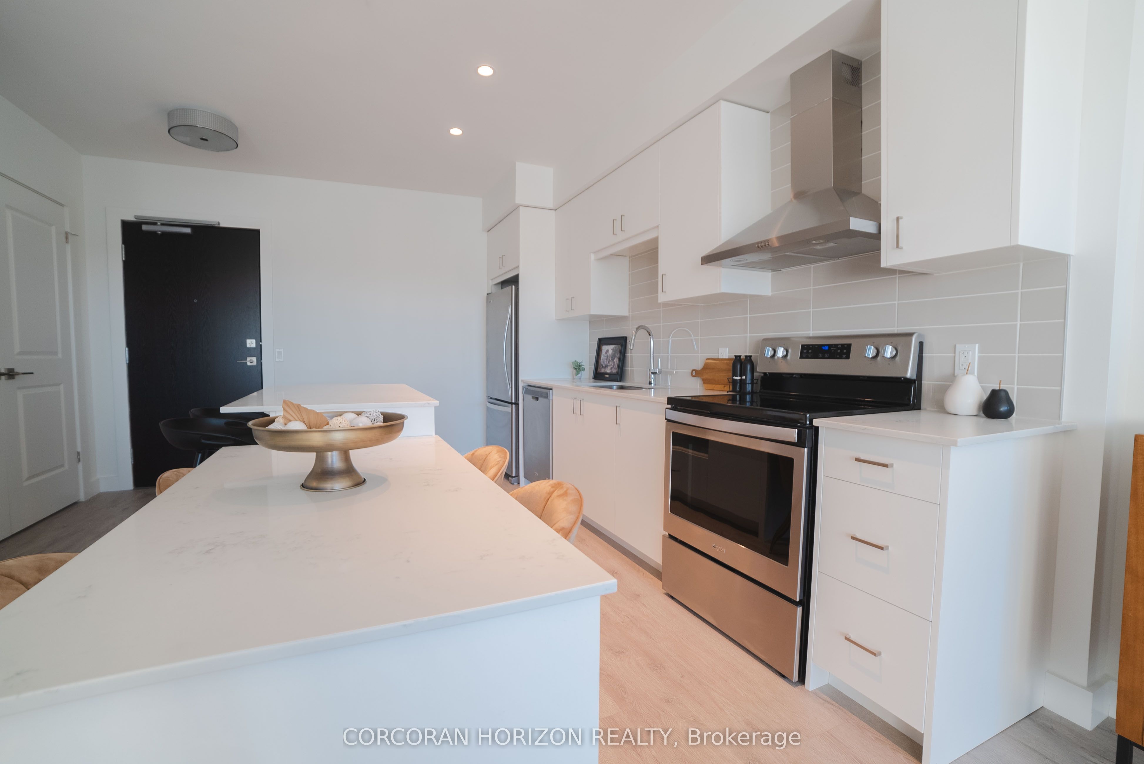 #1312 - 15 Glebe Street Property Photo 1