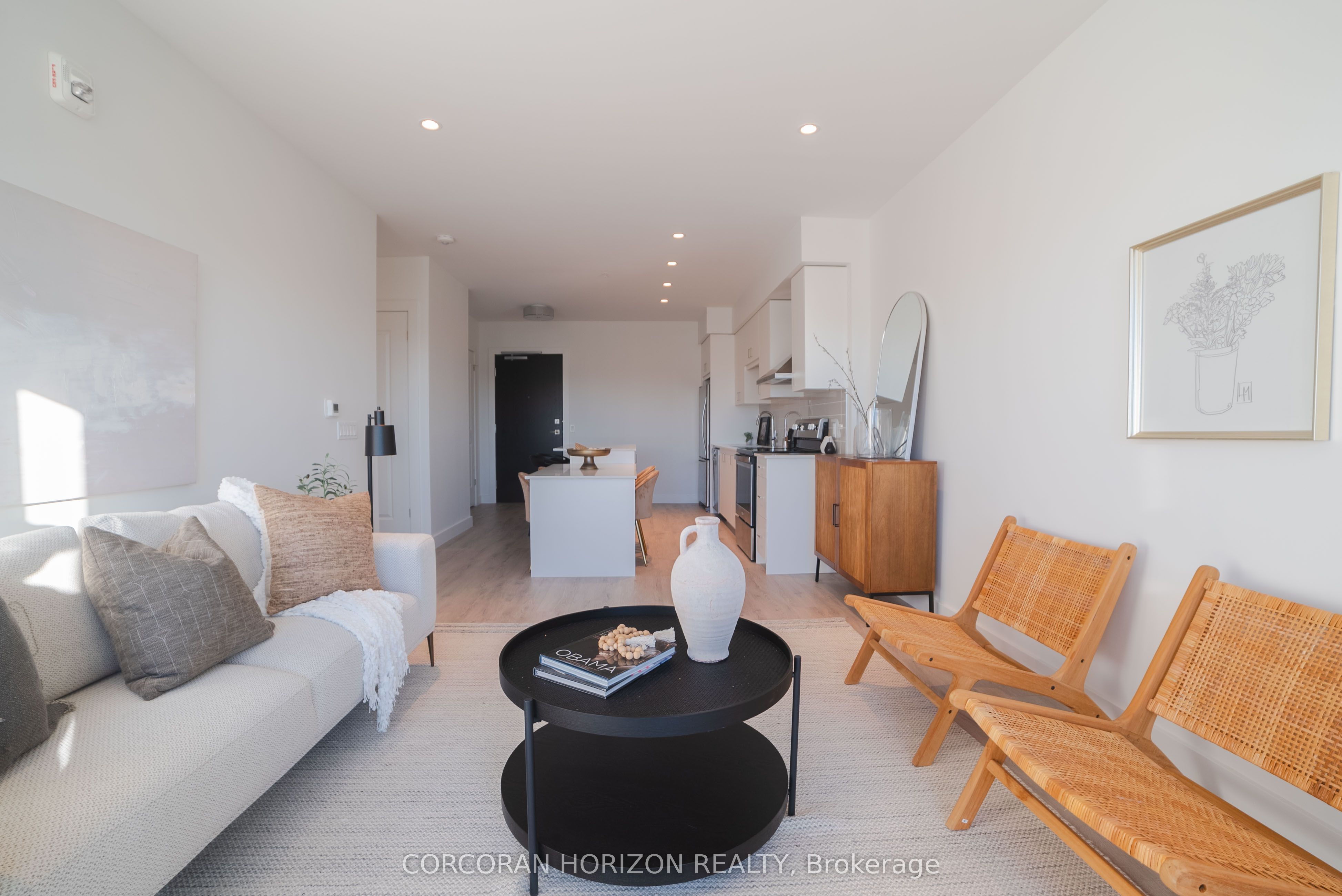 #1312 - 15 Glebe Street Property Photo 8