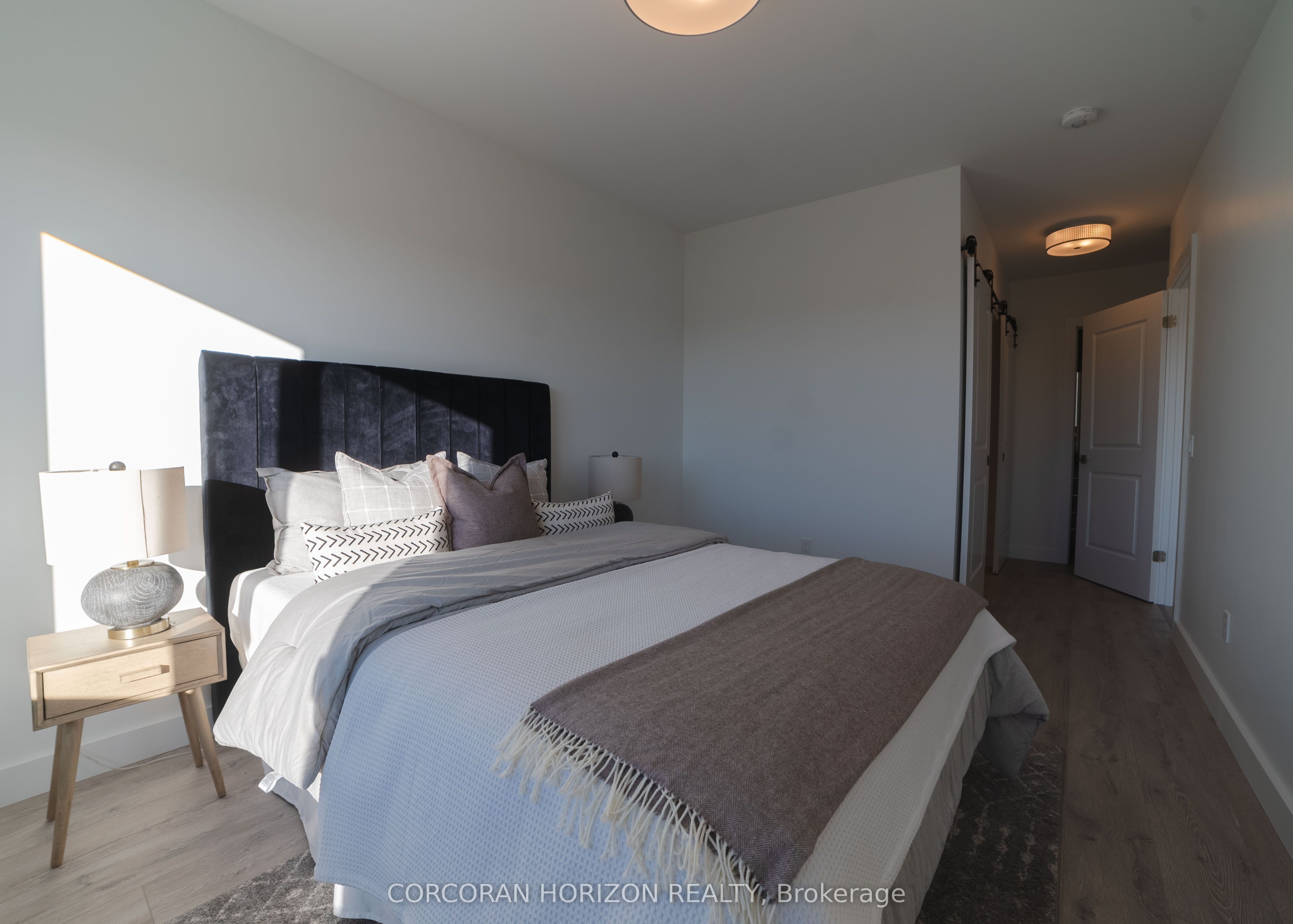#1312 - 15 Glebe Street Property Photo 14