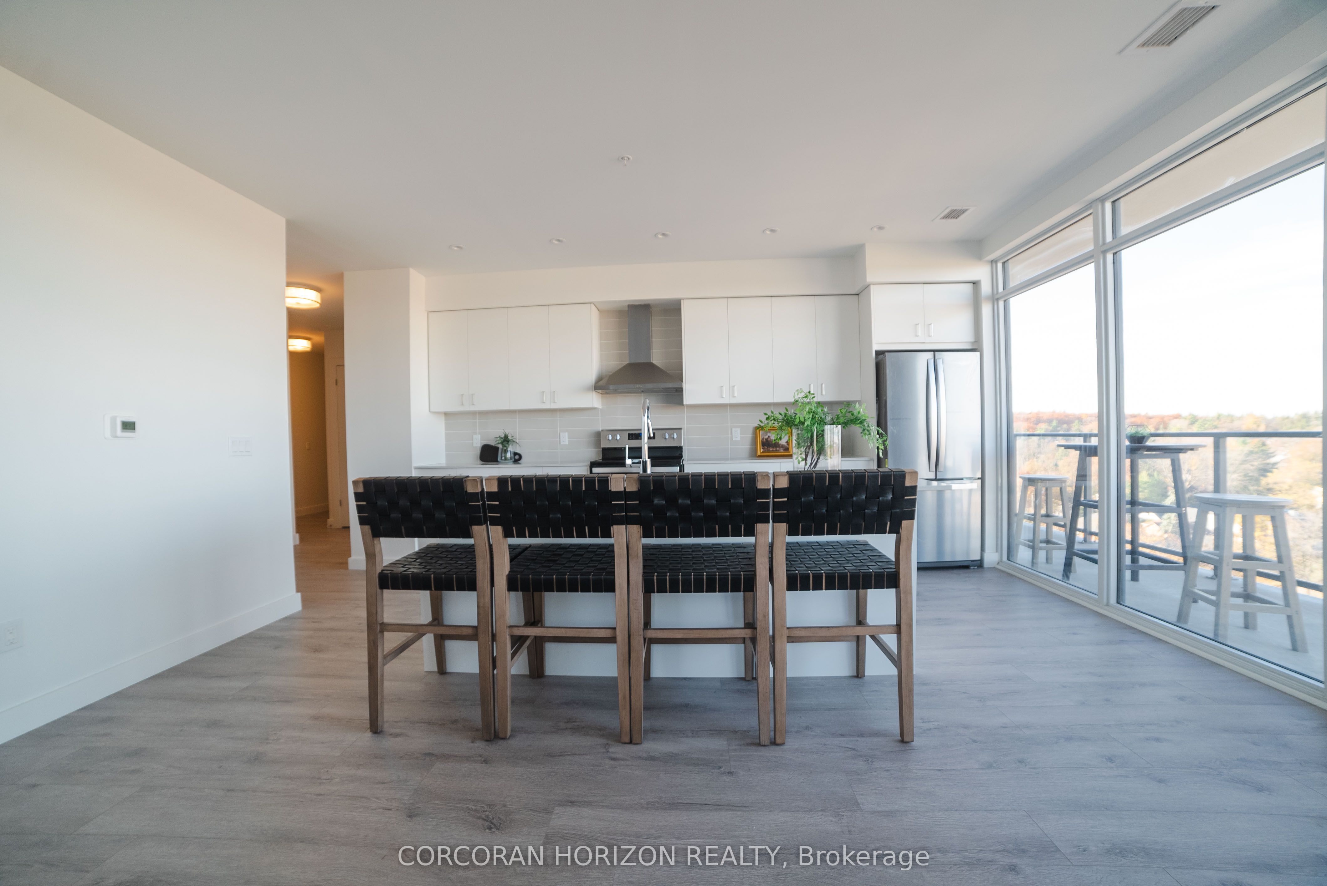 #1301 - 15 Glebe Street Property Photo 11