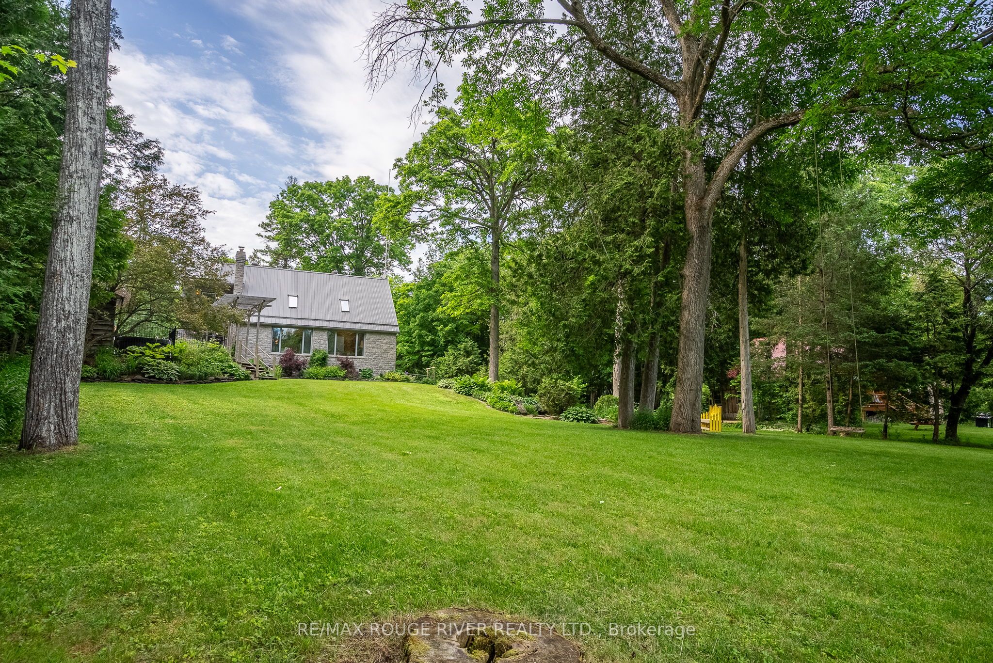 2853 13th Line Property Photo 4