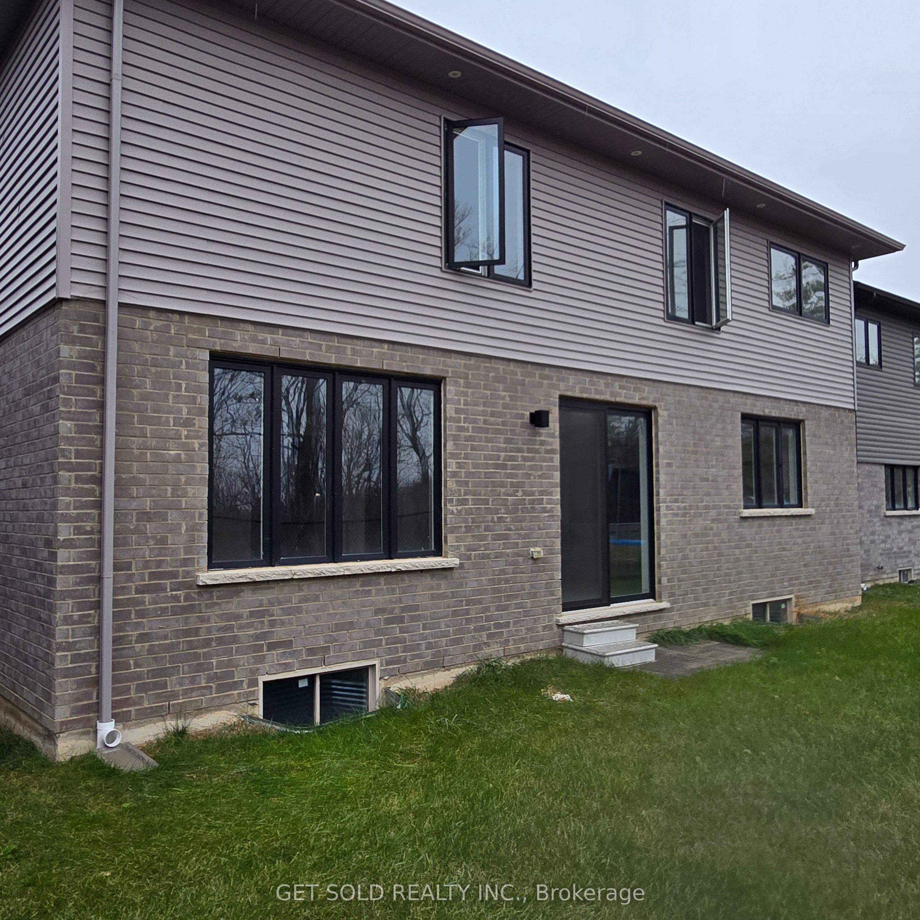 133 Court Drive Property Photo 4