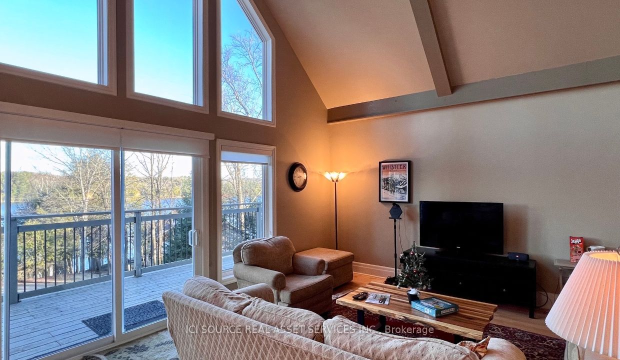 1311 Wonderland Road Property Photo 4