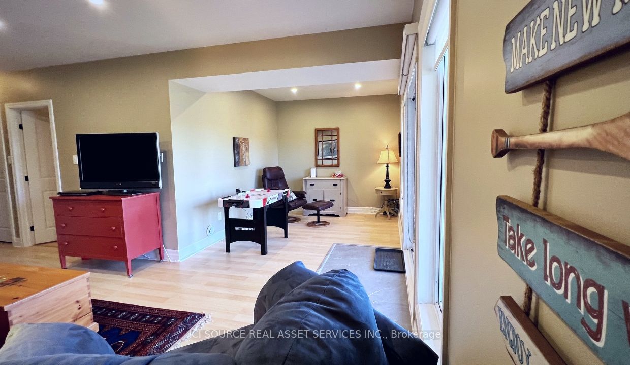 1311 Wonderland Road Property Photo 13