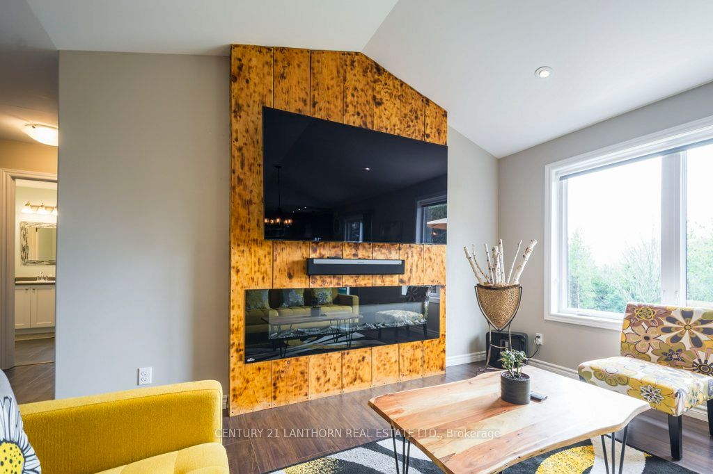 1053 Smith Street Property Photo 11