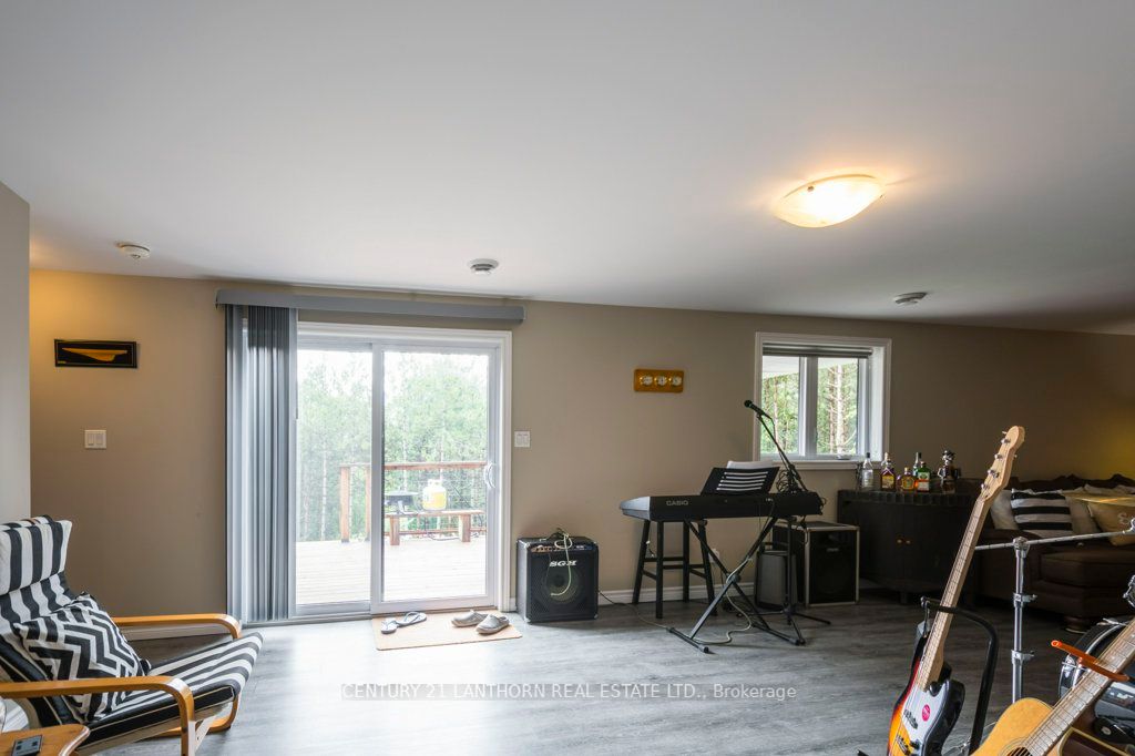 1053 Smith Street Property Photo 24