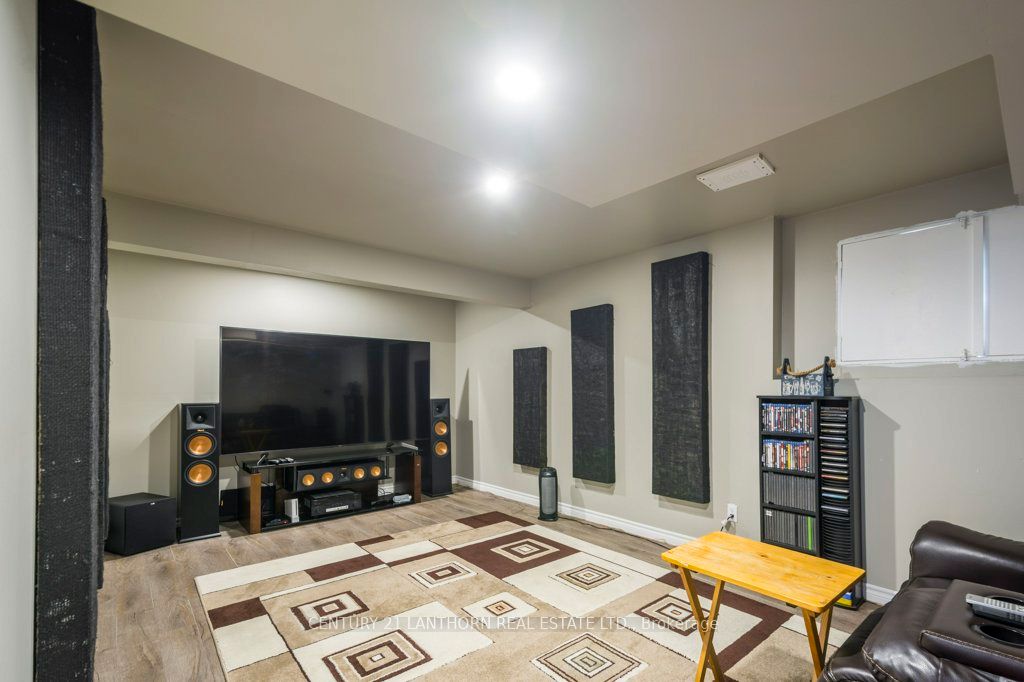 1053 Smith Street Property Photo 28