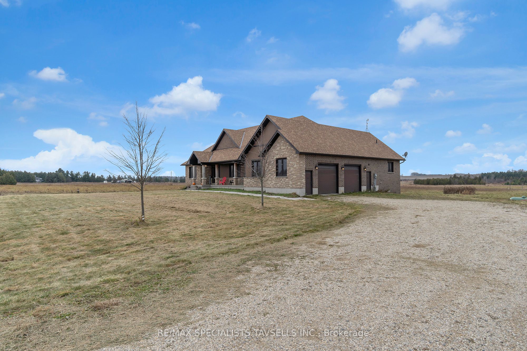 374170 6th Line Property Photo 2